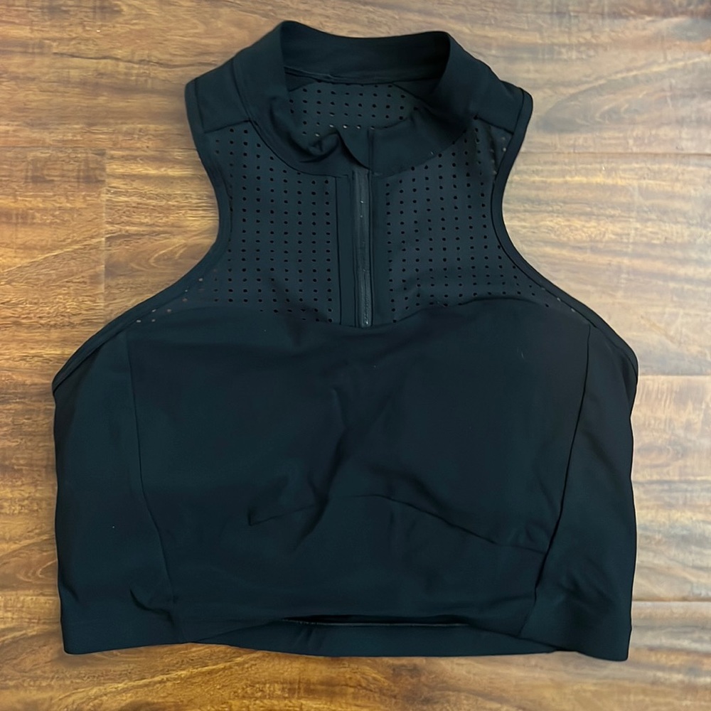 Lululemon cropped top